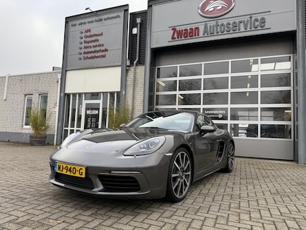 Porsche 718 Cayman 0