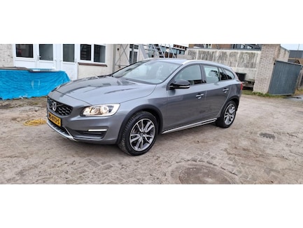 Volvo V60 Cross Country 0