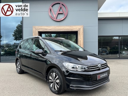 Volkswagen Touran 0