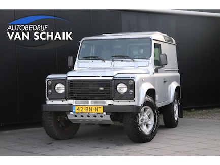 Land Rover Defender 0