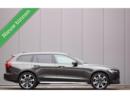 Volvo V60 Cross Country 0