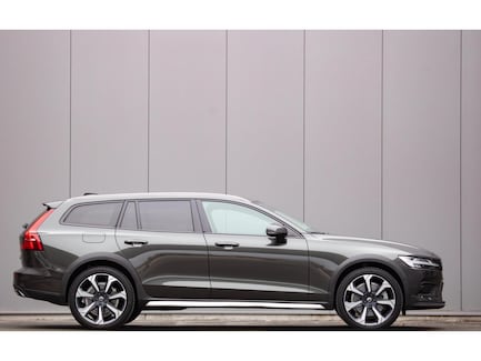 Volvo V60 Cross Country 0