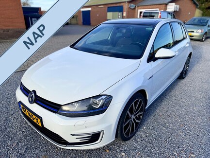 Volkswagen Golf 0