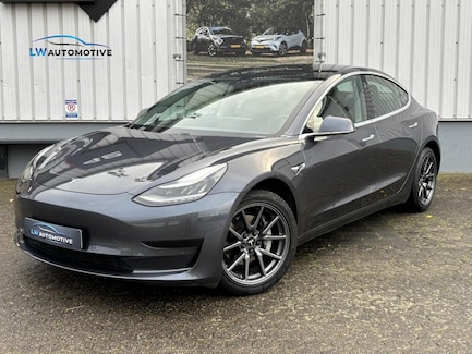 Tesla Model 3 0