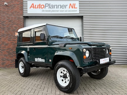 Land Rover Defender 0