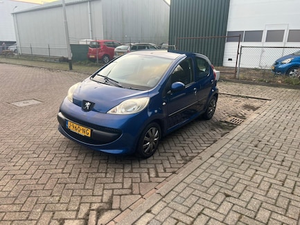 Peugeot 107 0