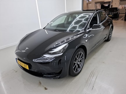 Tesla Model 3 0