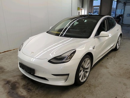 Tesla Model 3 0