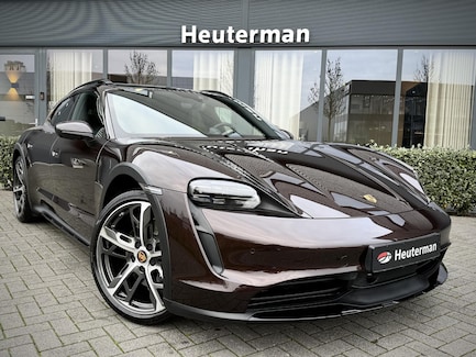 Porsche Taycan Cross Turismo 0