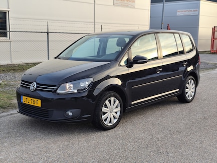 Volkswagen Touran 0