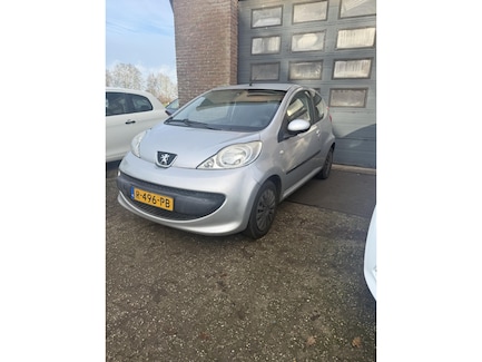 Peugeot 107 0