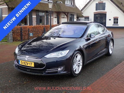 Tesla Model S 0