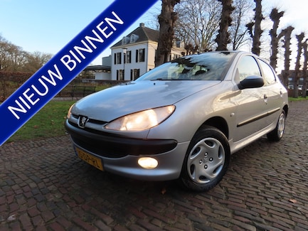 Peugeot 206 0