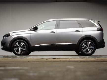 Peugeot 5008 0