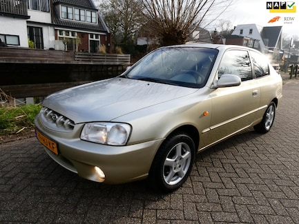 Hyundai Accent 0