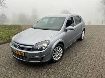 Opel Astra 0