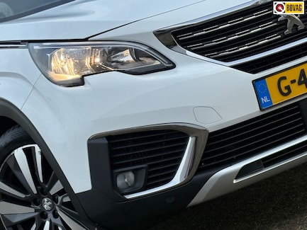 Peugeot 5008 0