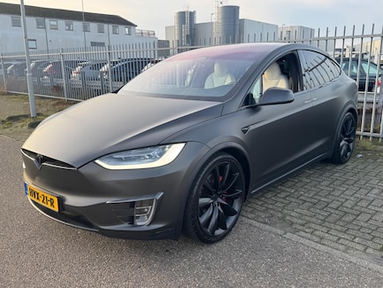 Tesla Model X 0