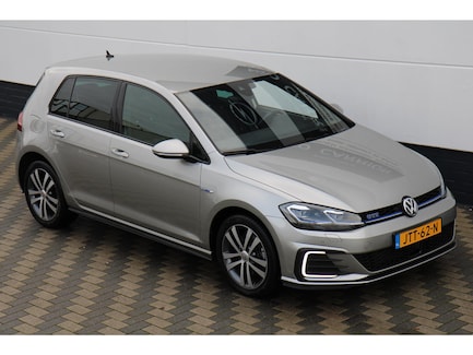 Volkswagen Golf 0