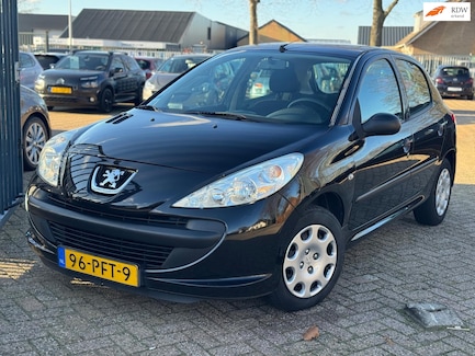 Peugeot 206+ 0