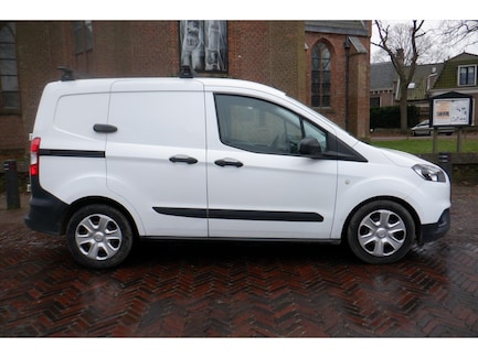 Ford Transit Courier 0