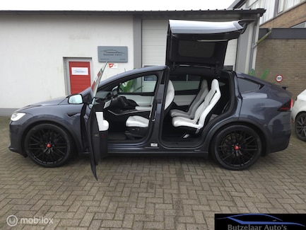 Tesla Model X 0