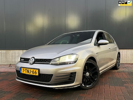 Volkswagen Golf 0