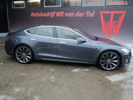 Tesla Model S 0