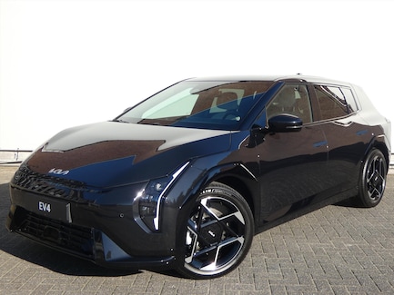 Kia EV4 0
