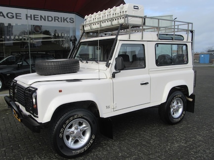 Land Rover Defender 0