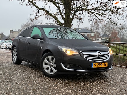 Opel Insignia 0