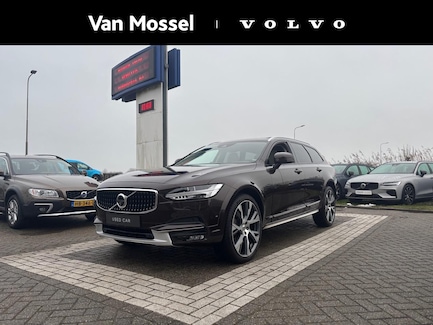 Volvo V90 Cross Country 0