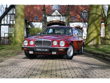 Daimler Double Six 0