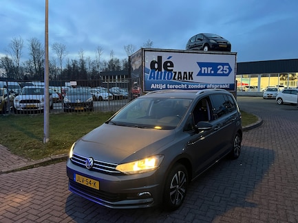 Volkswagen Touran 0