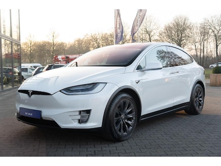 Tesla Model X 0