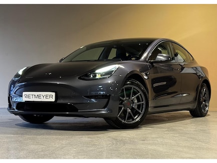 Tesla Model 3 0