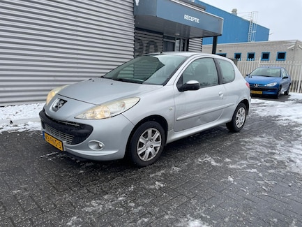 Peugeot 206+ 0