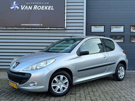 Peugeot 206+ 0