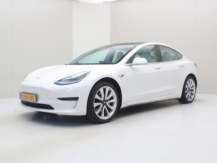 Tesla Model 3 0