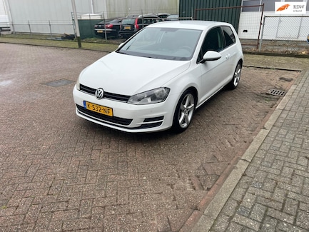 Volkswagen Golf 0