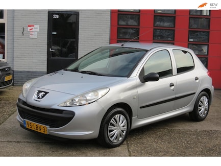 Peugeot 206+ 0