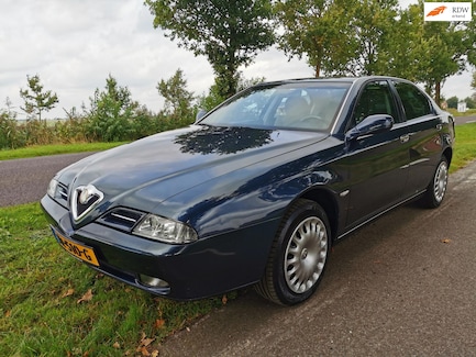 Alfa Romeo 166 0