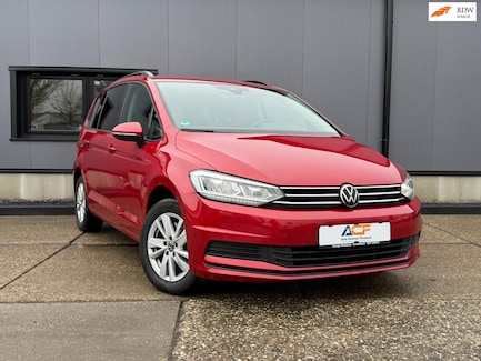 Volkswagen Touran 0
