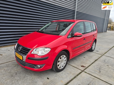 Volkswagen Touran 0
