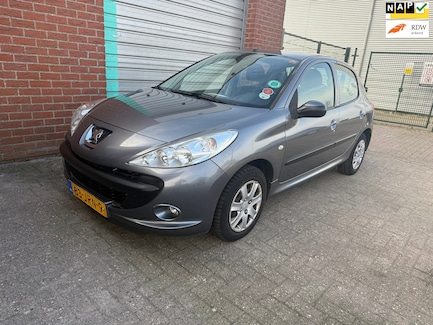 Peugeot 206+ 0