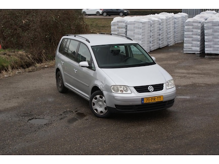 Volkswagen Touran 0