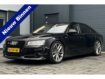 Audi S8 0