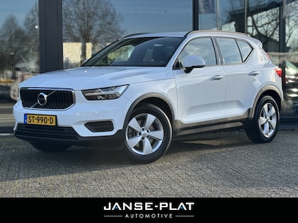 Volvo XC40 0