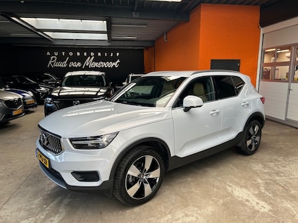 Volvo XC40 0