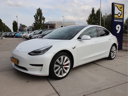 Tesla Model 3 0